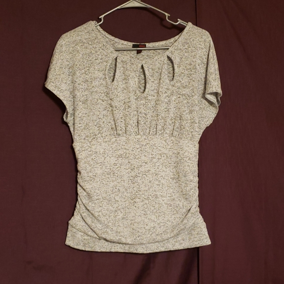 Cute little gray shirt - Picture 1 of 3
